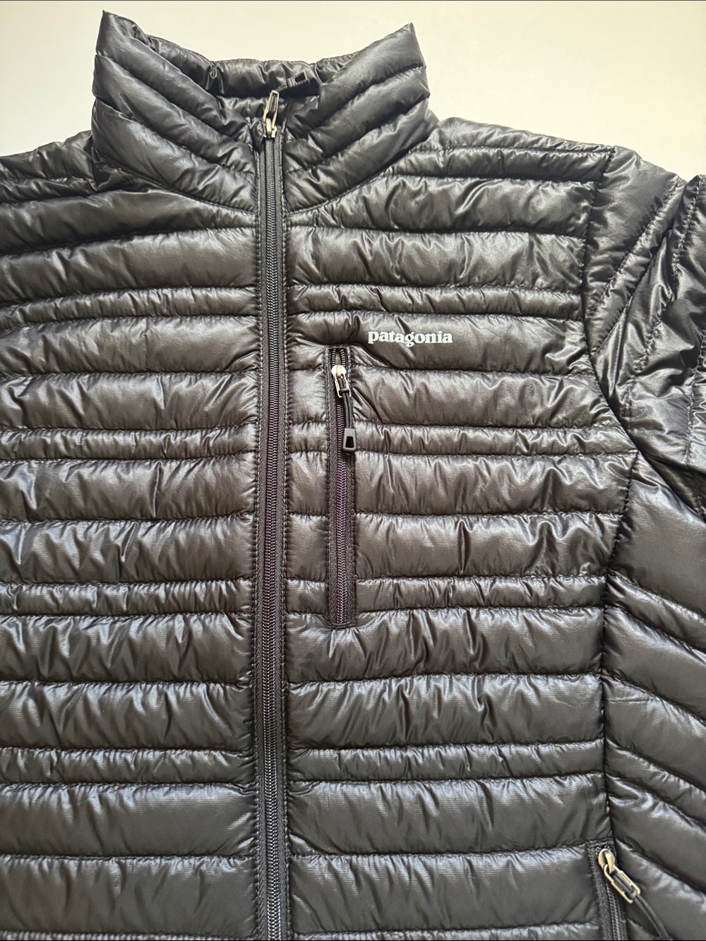 Patagonia Women's ultralight down puffer jacket size XS Black - Picture 4 of 12